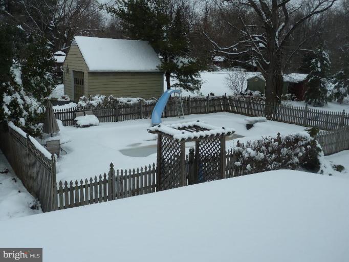 3116 Northwind Road Parkville, MD 21234 - Photo 18 of 27 Swimming Pool