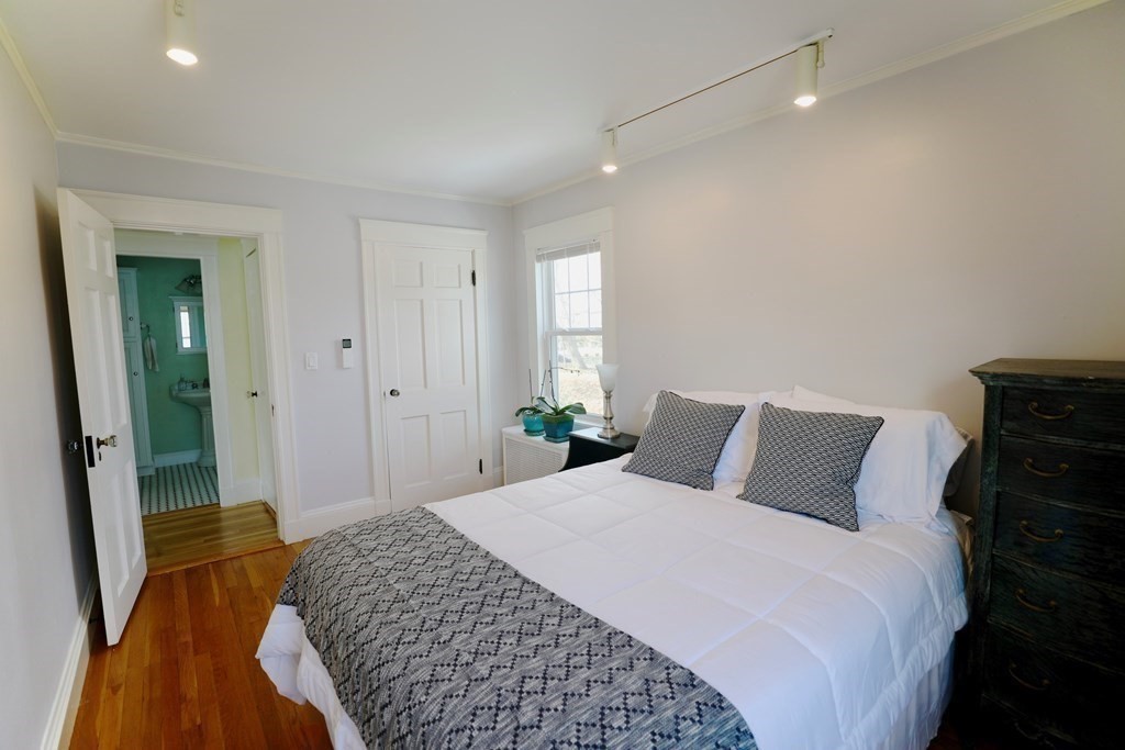 63 Canterbury Road Newton, MA 02461 - Photo 10 of 11