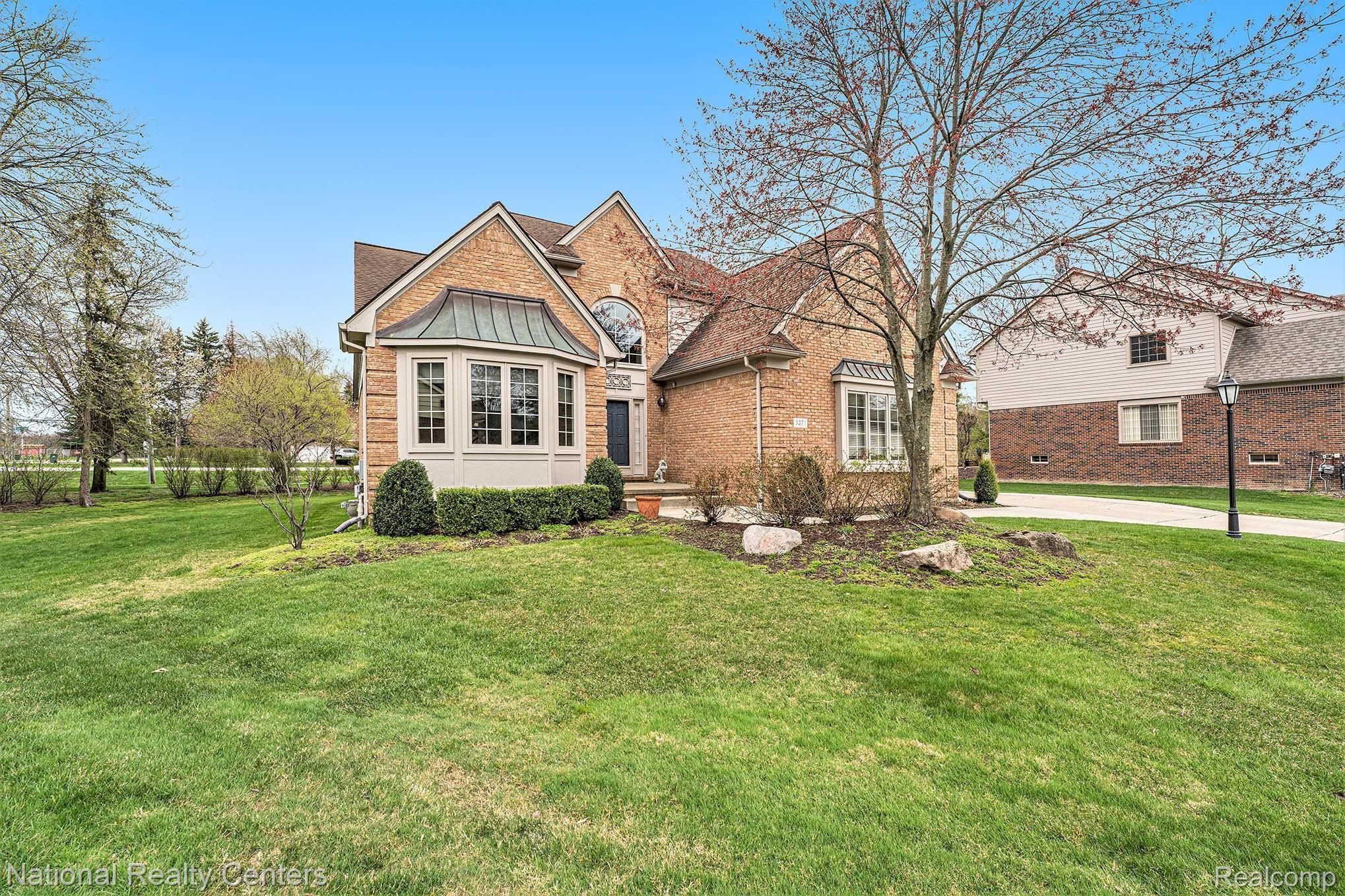 3371 Sawgrass Court Rochester, MI 48309 - Photo 3 of 38 DSC01972.jpg