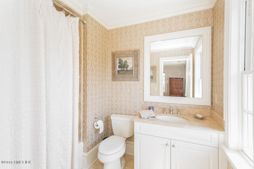 17 Chieftans Road Greenwich, CT 06831 - Photo 20 of 31 052-Bathroom-2611935-small