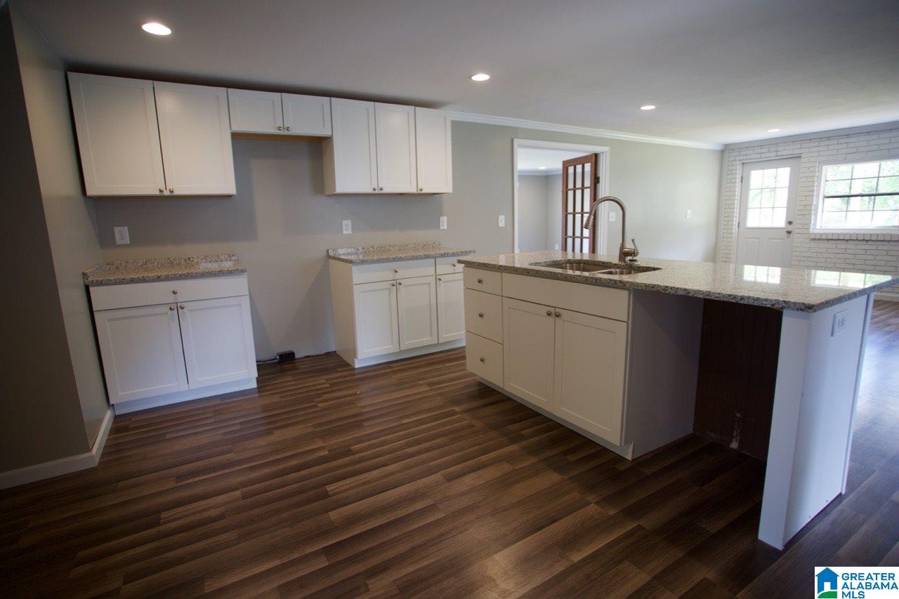8403 Thomas Avenue Leeds, AL 35094 - Photo 8 of 34