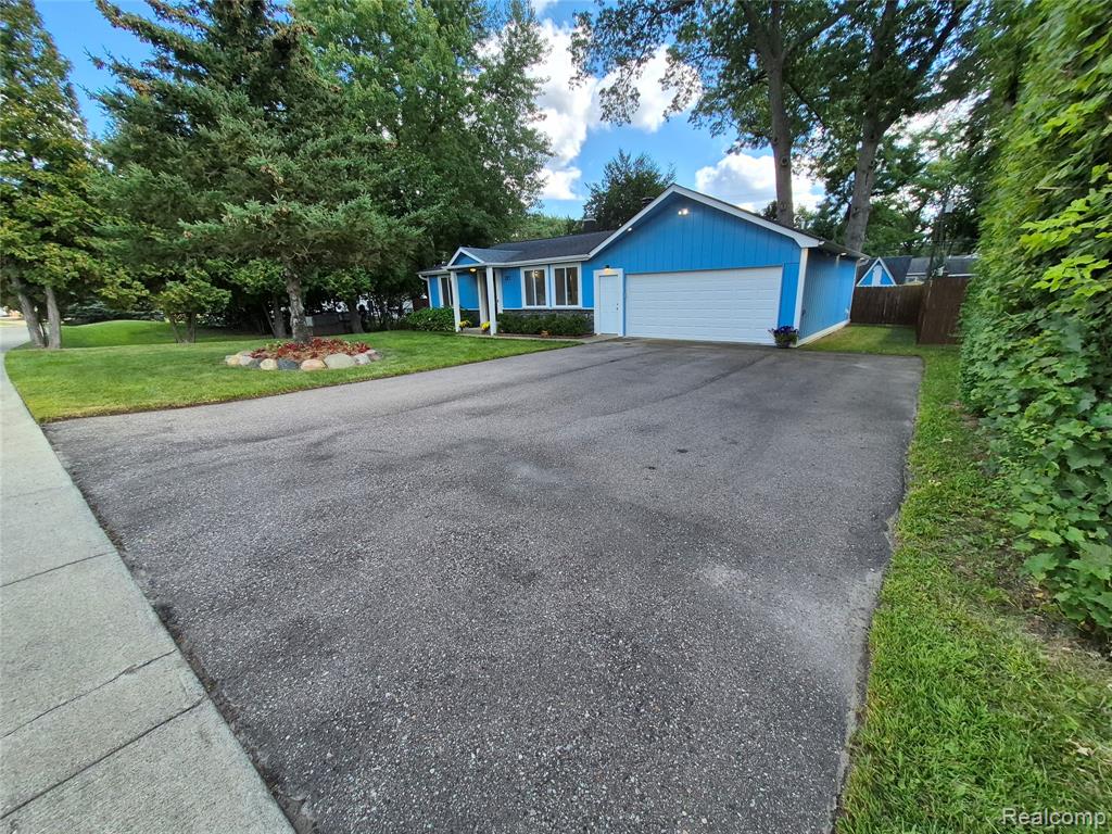 7377 Cooley Lake Road West Bloomfield, MI 48324 - Photo 59 of 59