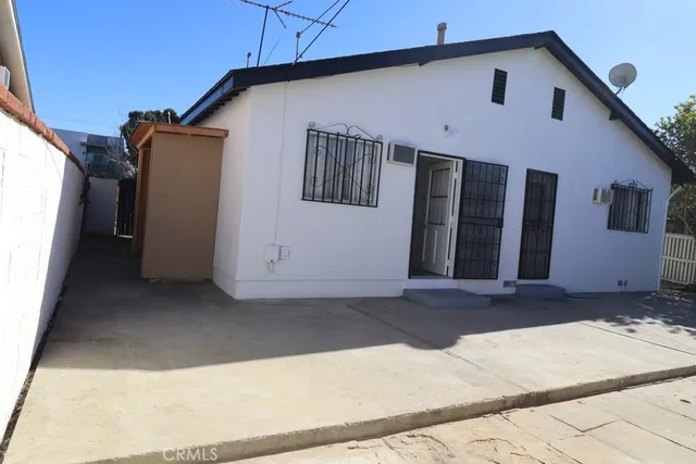 $3,995 | 5909 Vineland Avenue, North Hollywood, CA 91601