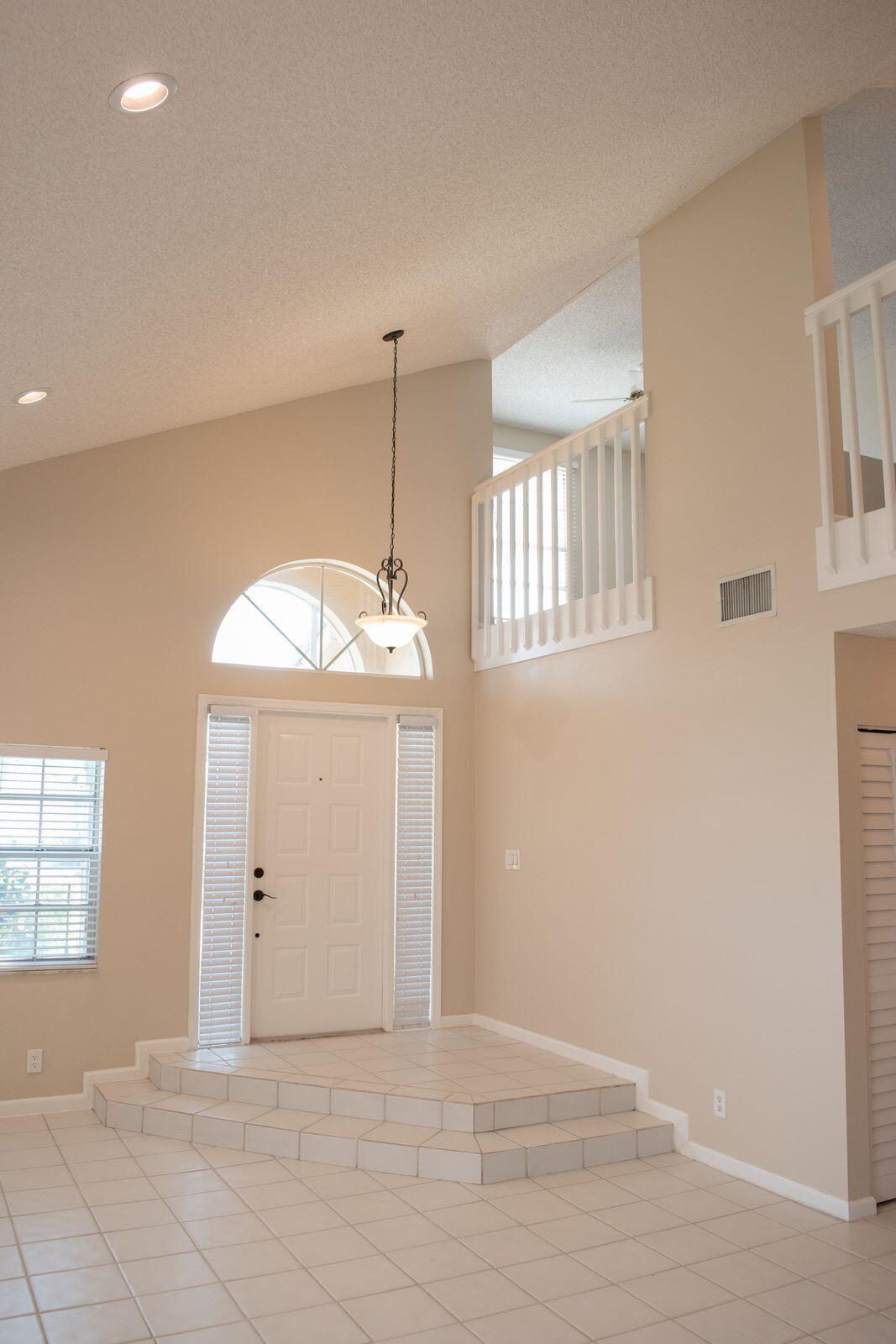 6160 Windlass Circle Boynton Beach, FL 33472 - Photo 2 of 19 Foyer