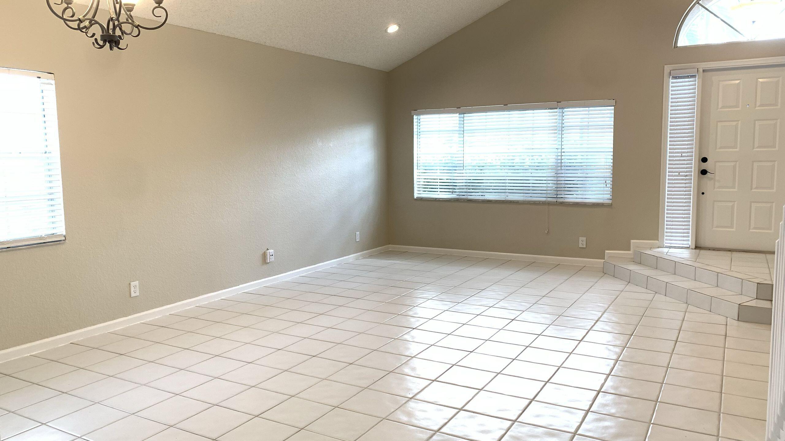 6160 Windlass Circle Boynton Beach, FL 33472 - Photo 3 of 19 Entry -Living Room