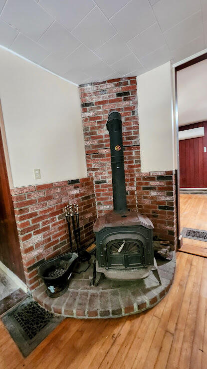 69 Walter Street Bangor, ME 04401 - Photo 2 of 28 original_4ac5ad72-d224-40cf-9e04-f8f092d