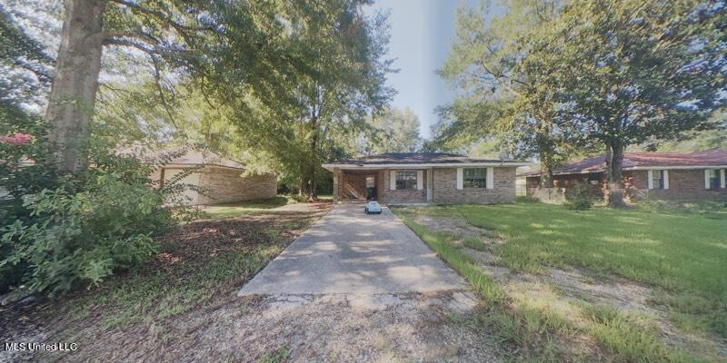 313 Rosa Street Picayune, MS 39466 - Photo 16 of 18 Driveway Jessica Kinder
