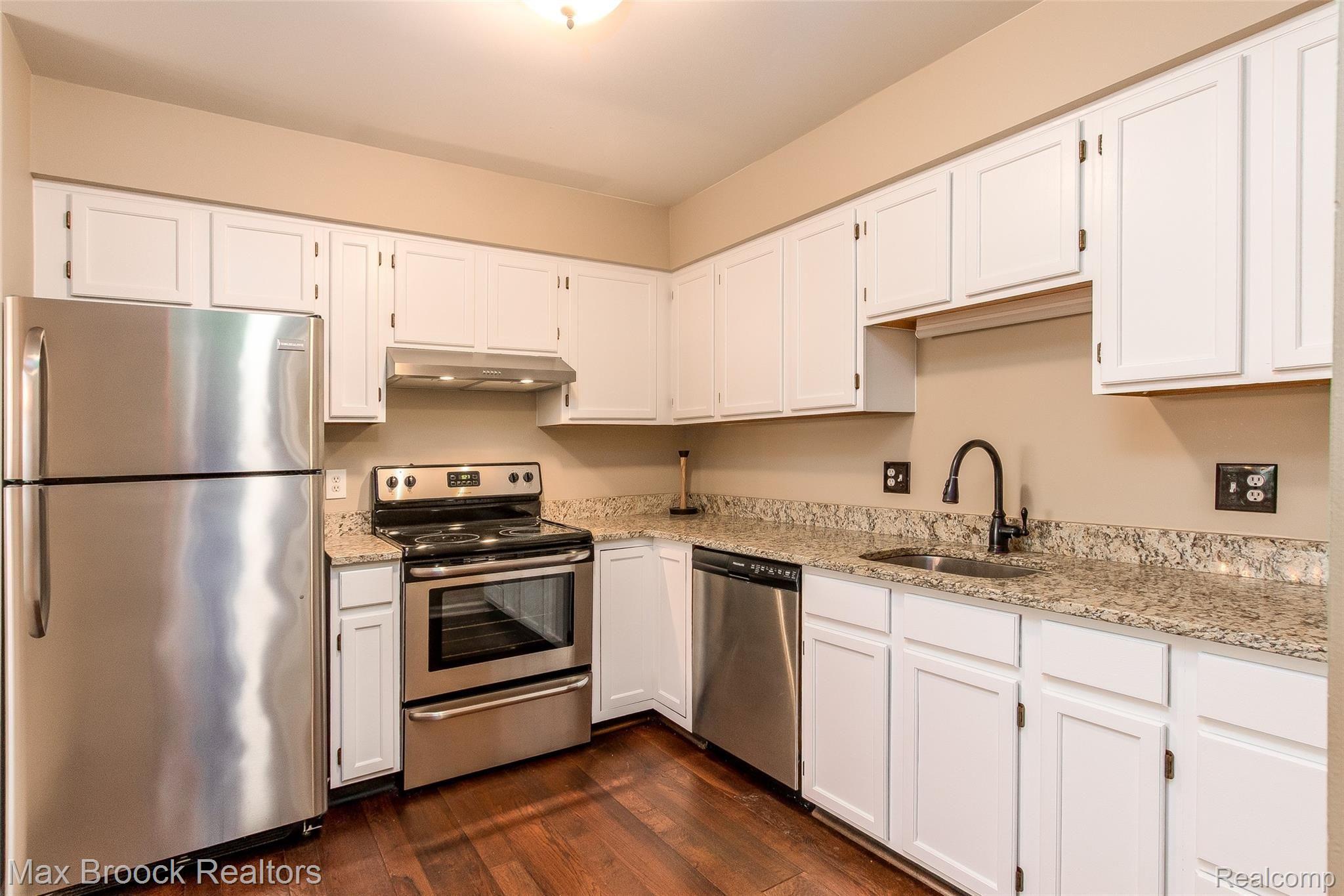 440 Baldwin Avenue, Unit 72 Rochester, MI 48307 - Photo 4 of 15 IMG_5210-Edit.jpg