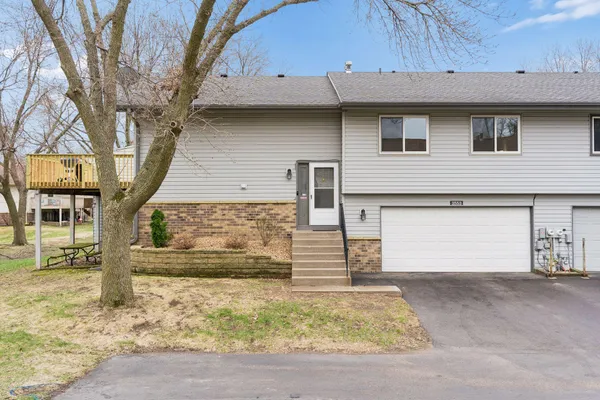 $285,000 | 3553 Avon Drive, Woodbury, MN 55125