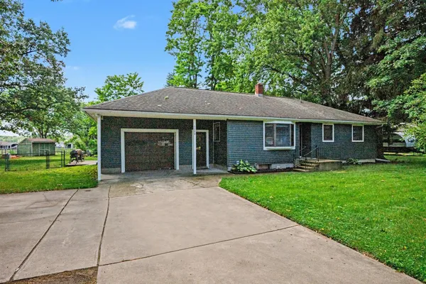 $249,900 | 1200 East X Avenue, Vicksburg, MI 49097