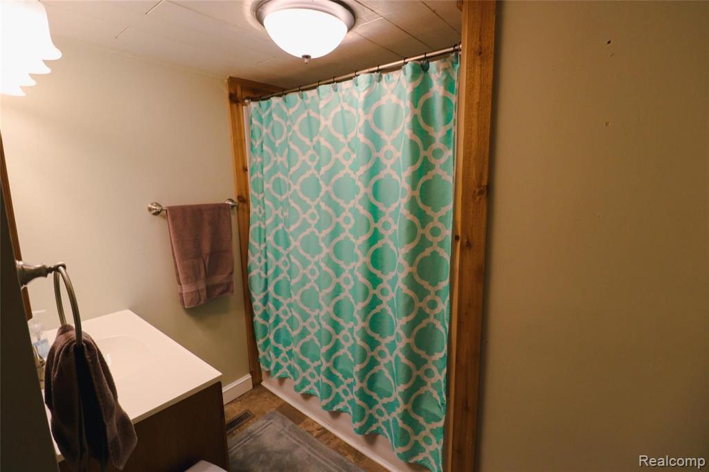 2472 South Dye Road Flint, MI 48532 - Photo 12 of 30 Gallery Image 12