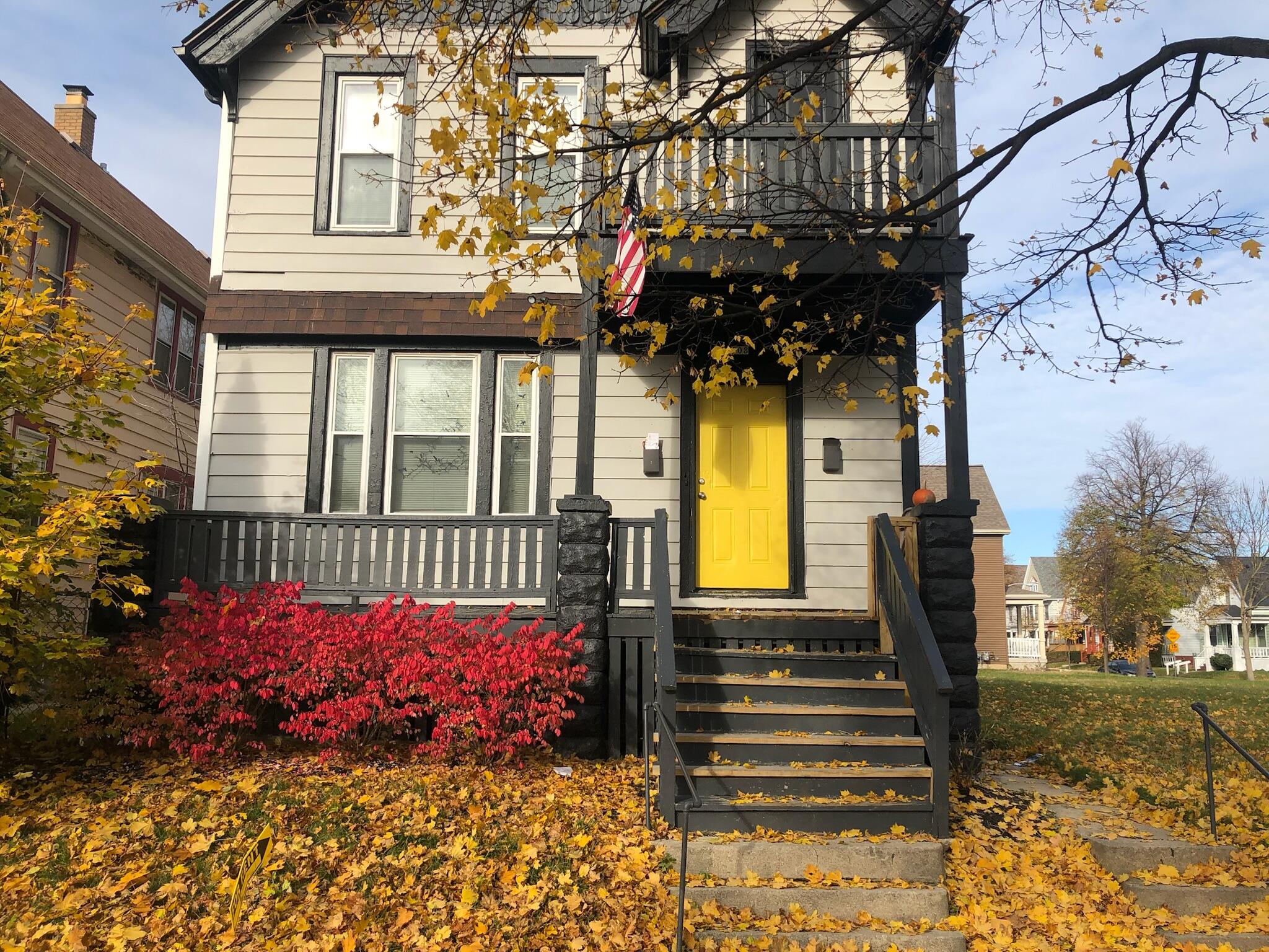 908 West Hadley Street, Unit 908A Milwaukee, WI 53206 - Photo 1 of 7 1