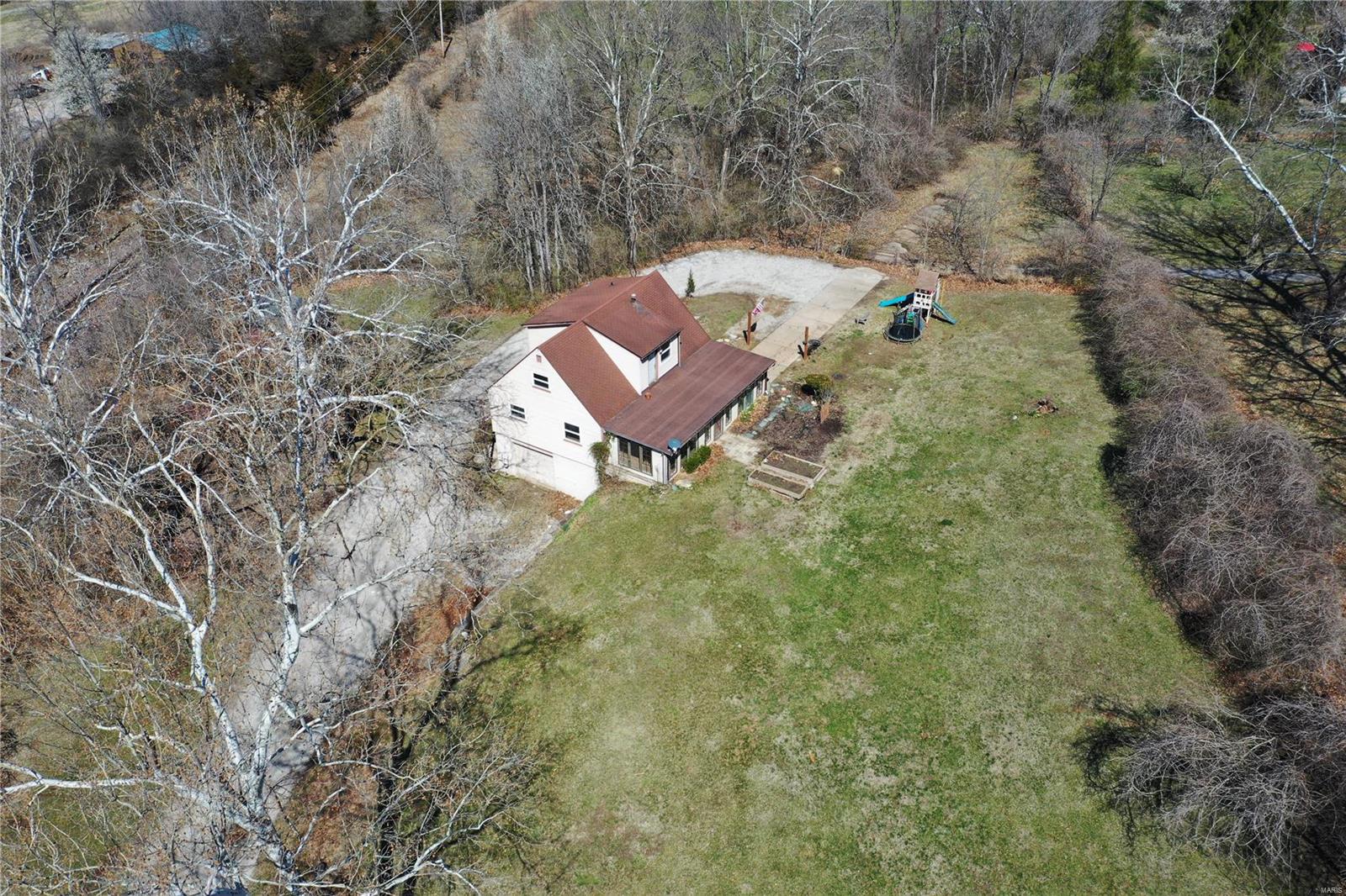 5131 Ringer Road St. Louis, MO 63129 - Photo 5 of 80 Gallery Image 5