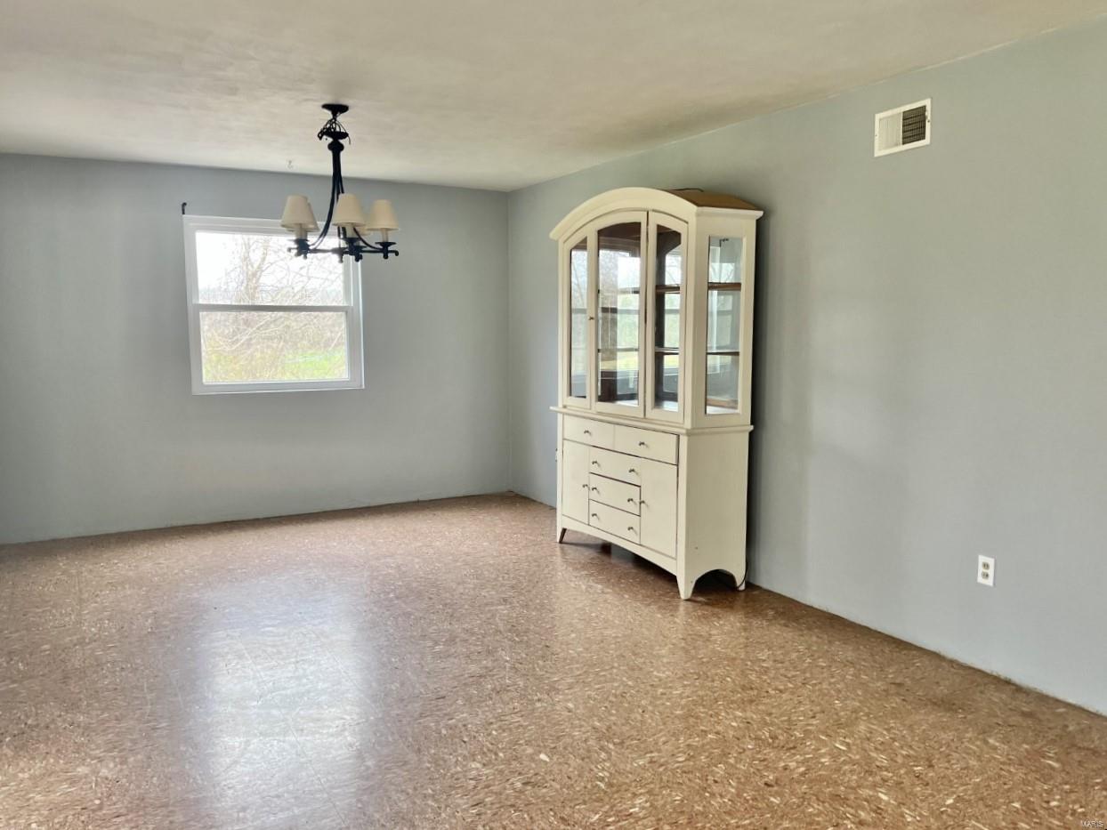 5131 Ringer Road St. Louis, MO 63129 - Photo 6 of 80 Gallery Image 6