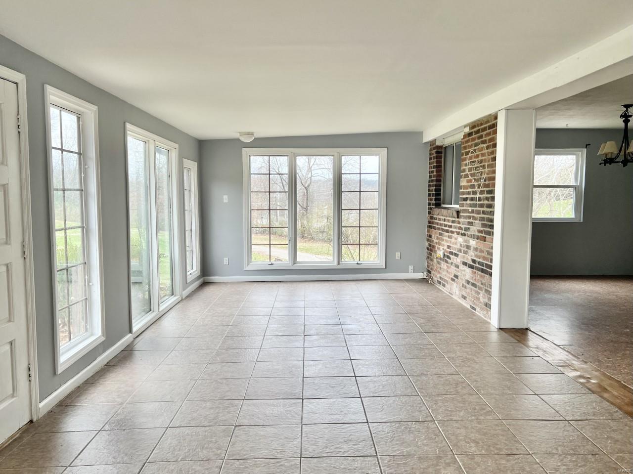 5131 Ringer Road St. Louis, MO 63129 - Photo 7 of 80 Gallery Image 7