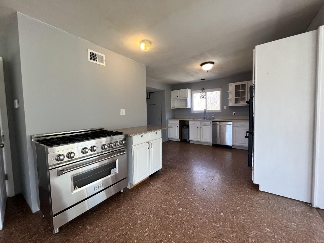 5131 Ringer Road St. Louis, MO 63129 - Photo 9 of 80 Gallery Image 9