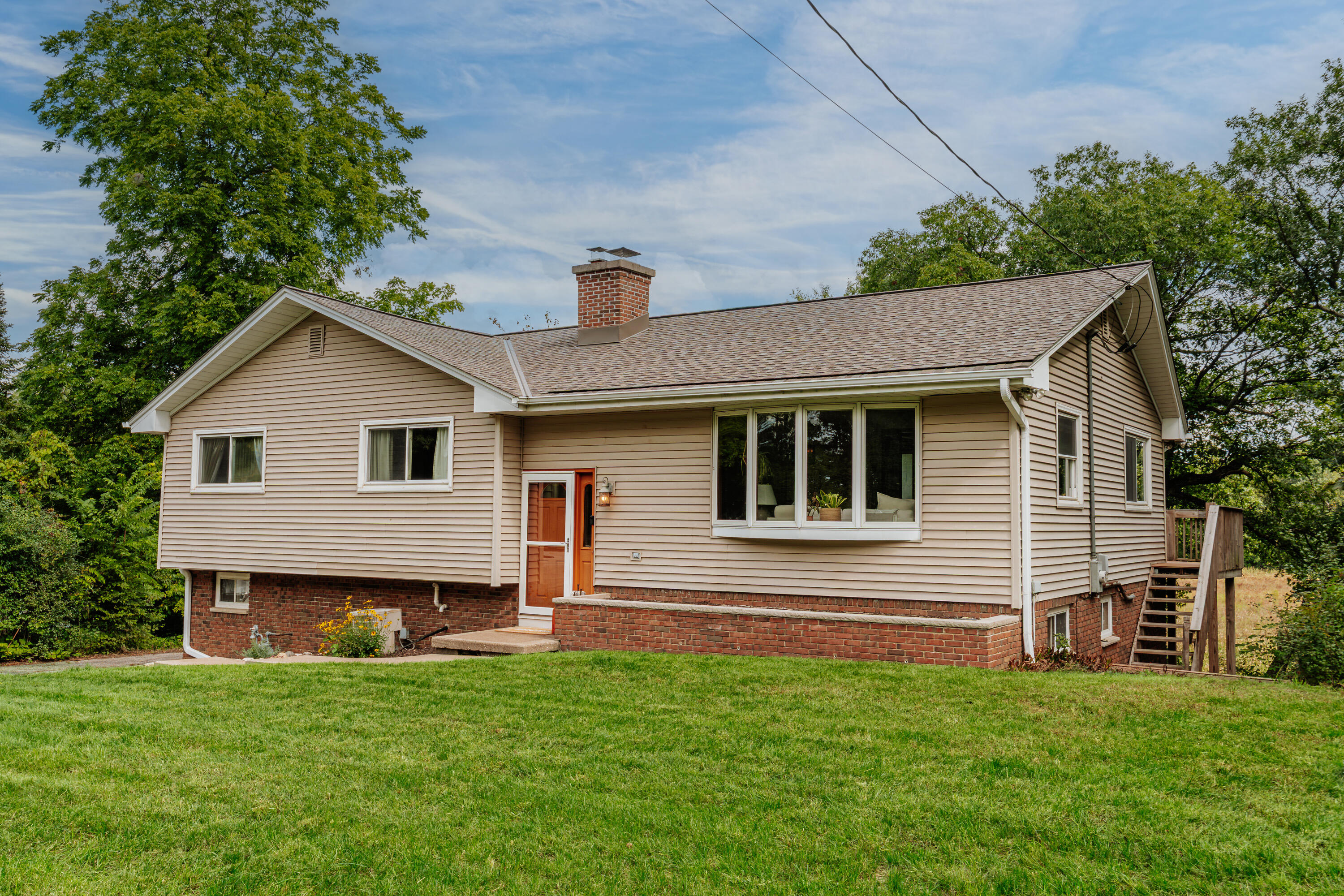 228 North Sawyer Road Summit, WI 53066 - Photo 3 of 30 Front