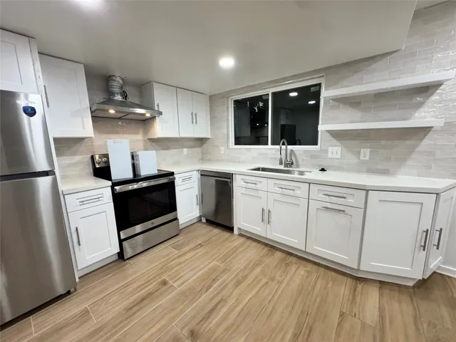 $2,100 | 10002 Knoboak Drive, Unit 43, Houston, TX 77080