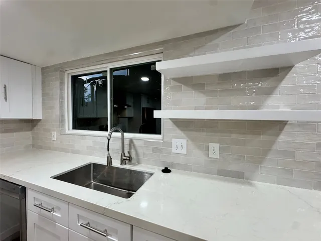 $2,100 | 10002 Knoboak Drive, Unit 43, Houston, TX 77080