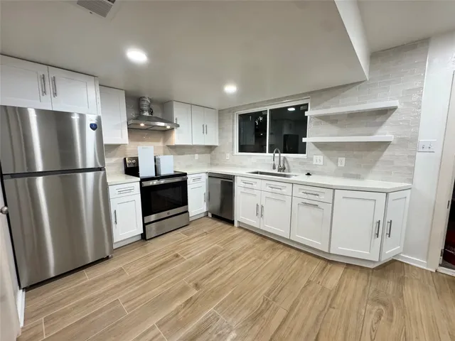 $2,100 | 10002 Knoboak Drive, Unit 43, Houston, TX 77080