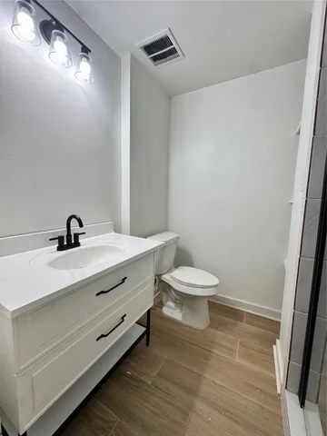 $2,100 | 10002 Knoboak Drive, Unit 43, Houston, TX 77080