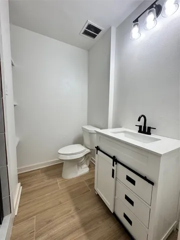 $2,100 | 10002 Knoboak Drive, Unit 43, Houston, TX 77080