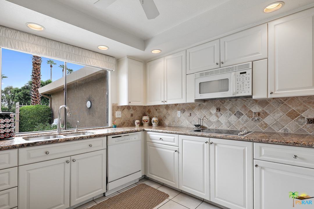 64 La Ronda Drive Rancho Mirage, CA 92270 - Photo 7 of 25 Additional Photo