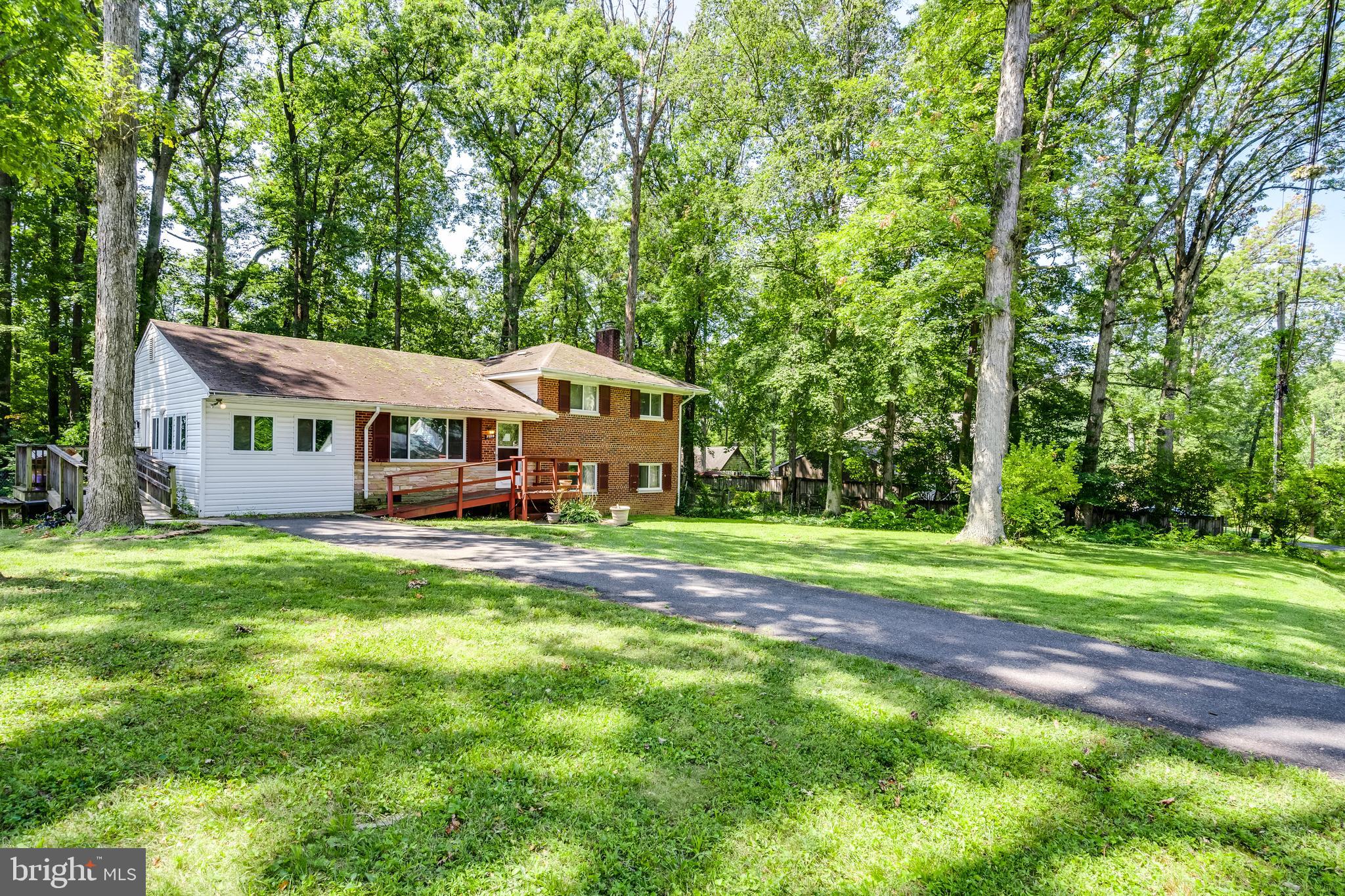 7109 Larrlyn Drive Springfield, VA 22151 - Photo 2 of 30