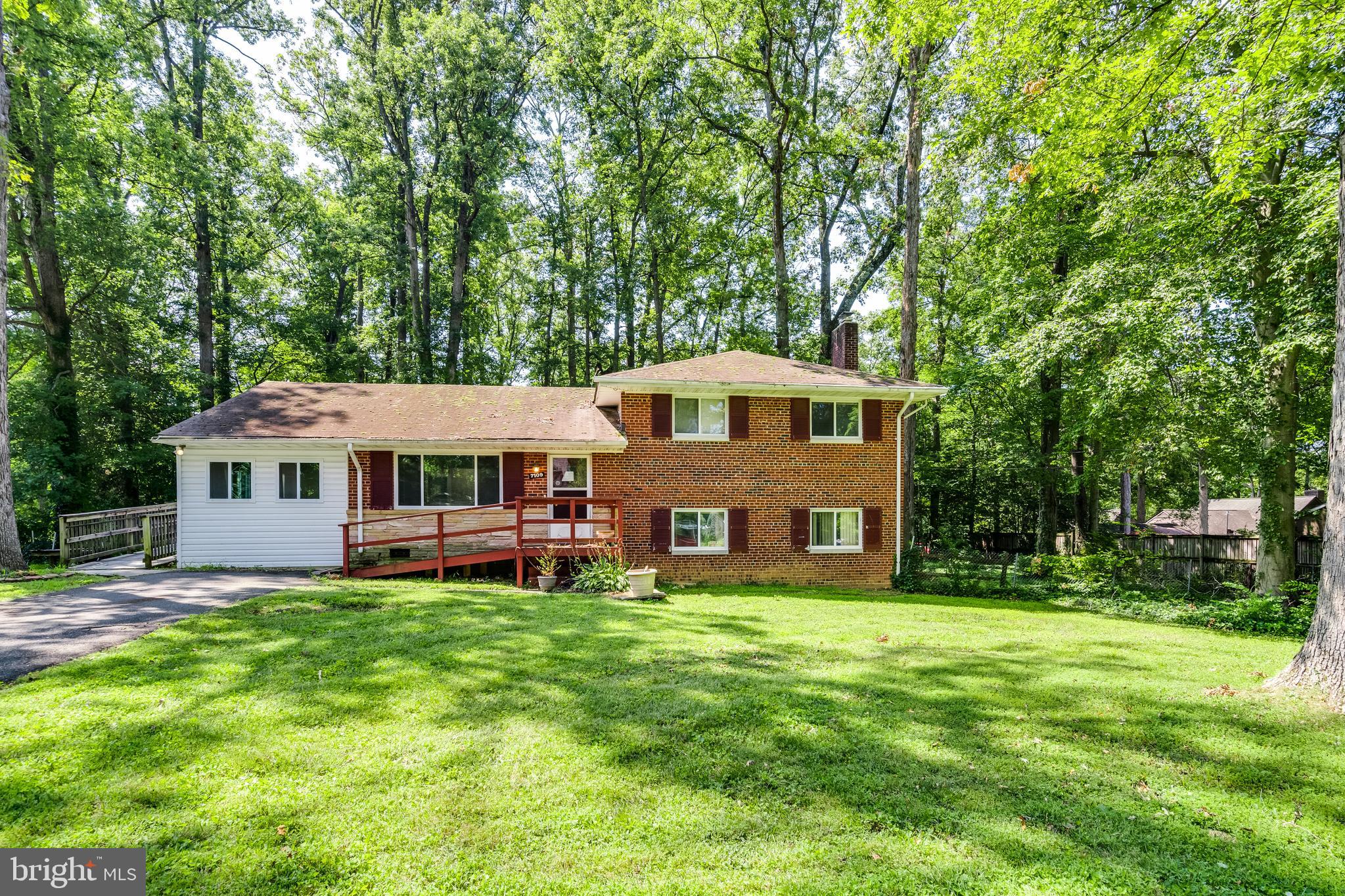 7109 Larrlyn Drive Springfield, VA 22151 - Photo 4 of 30