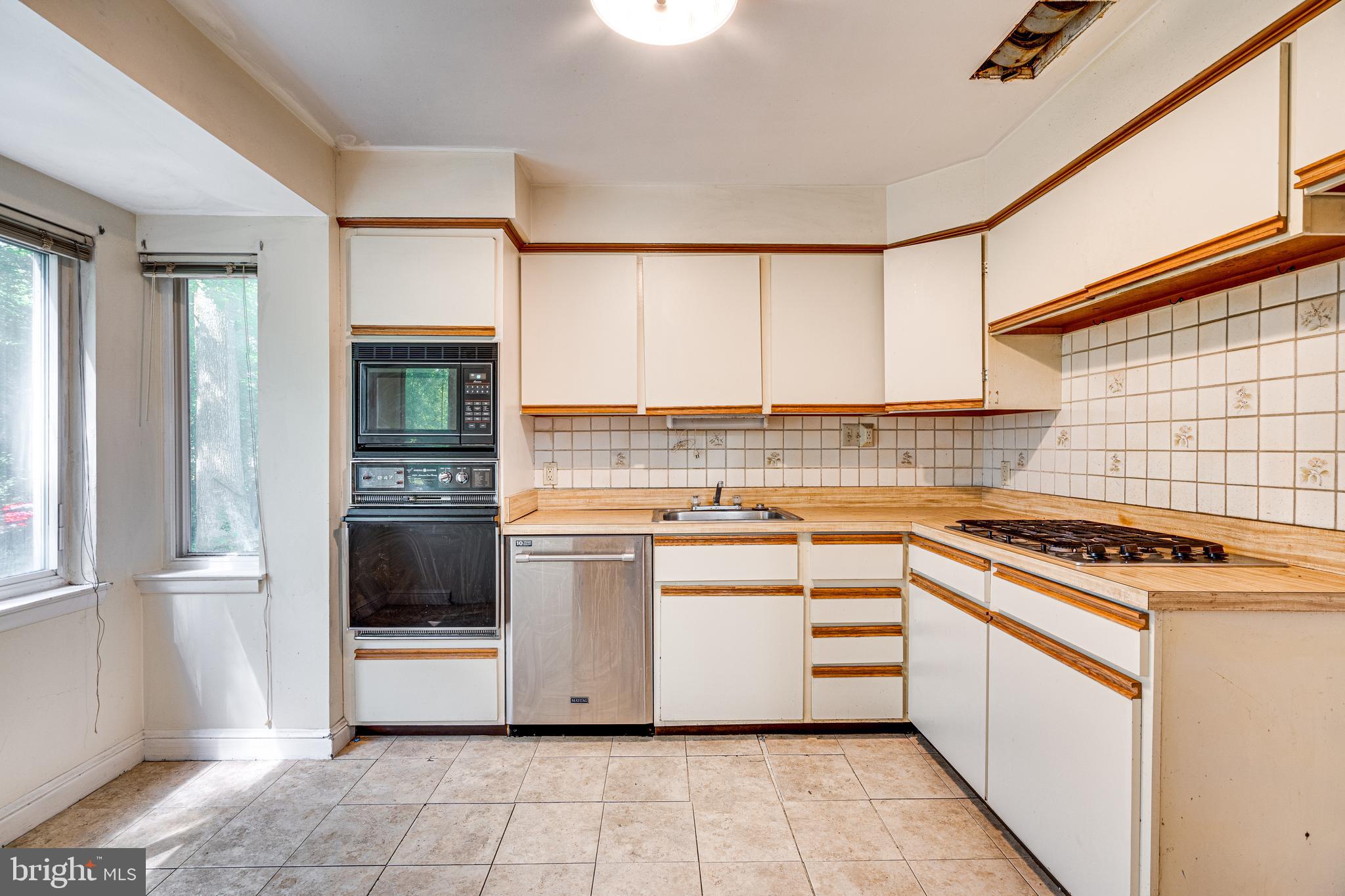 7109 Larrlyn Drive Springfield, VA 22151 - Photo 8 of 30