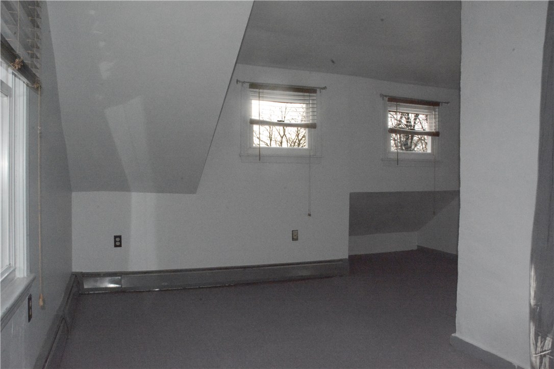 1785 West Main Road Middletown, RI 02842 - Photo 11 of 17