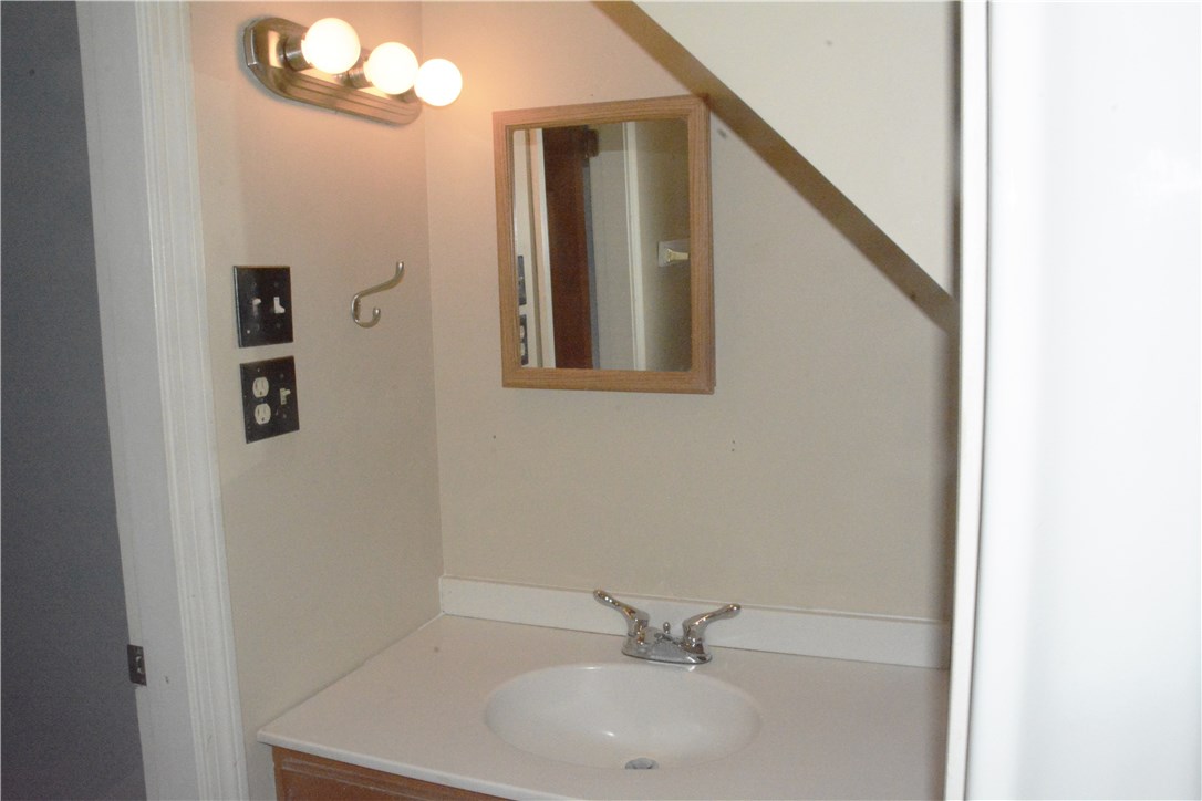 1785 West Main Road Middletown, RI 02842 - Photo 14 of 17