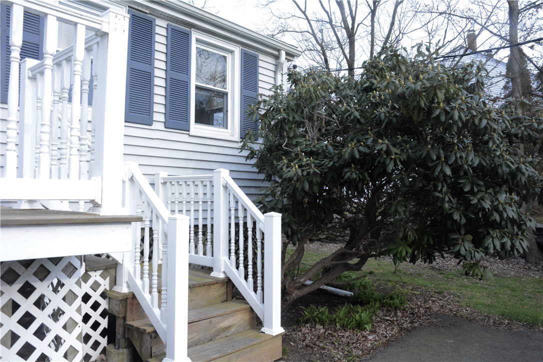 1785 West Main Road Middletown, RI 02842 - Photo 3 of 17