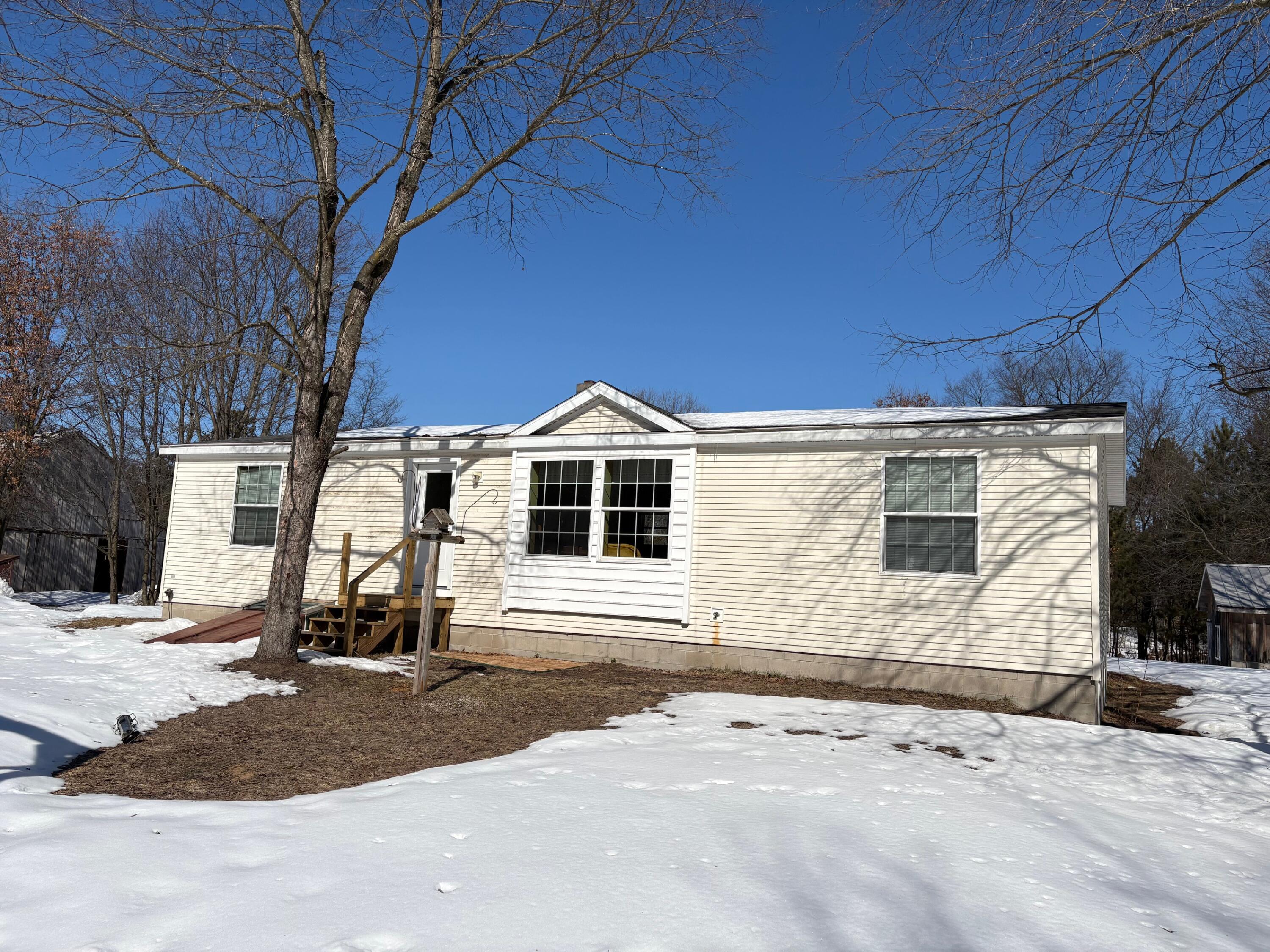 12355 9 Mile Road Kaleva, MI 49645 - Photo 2 of 58 IMG_8076