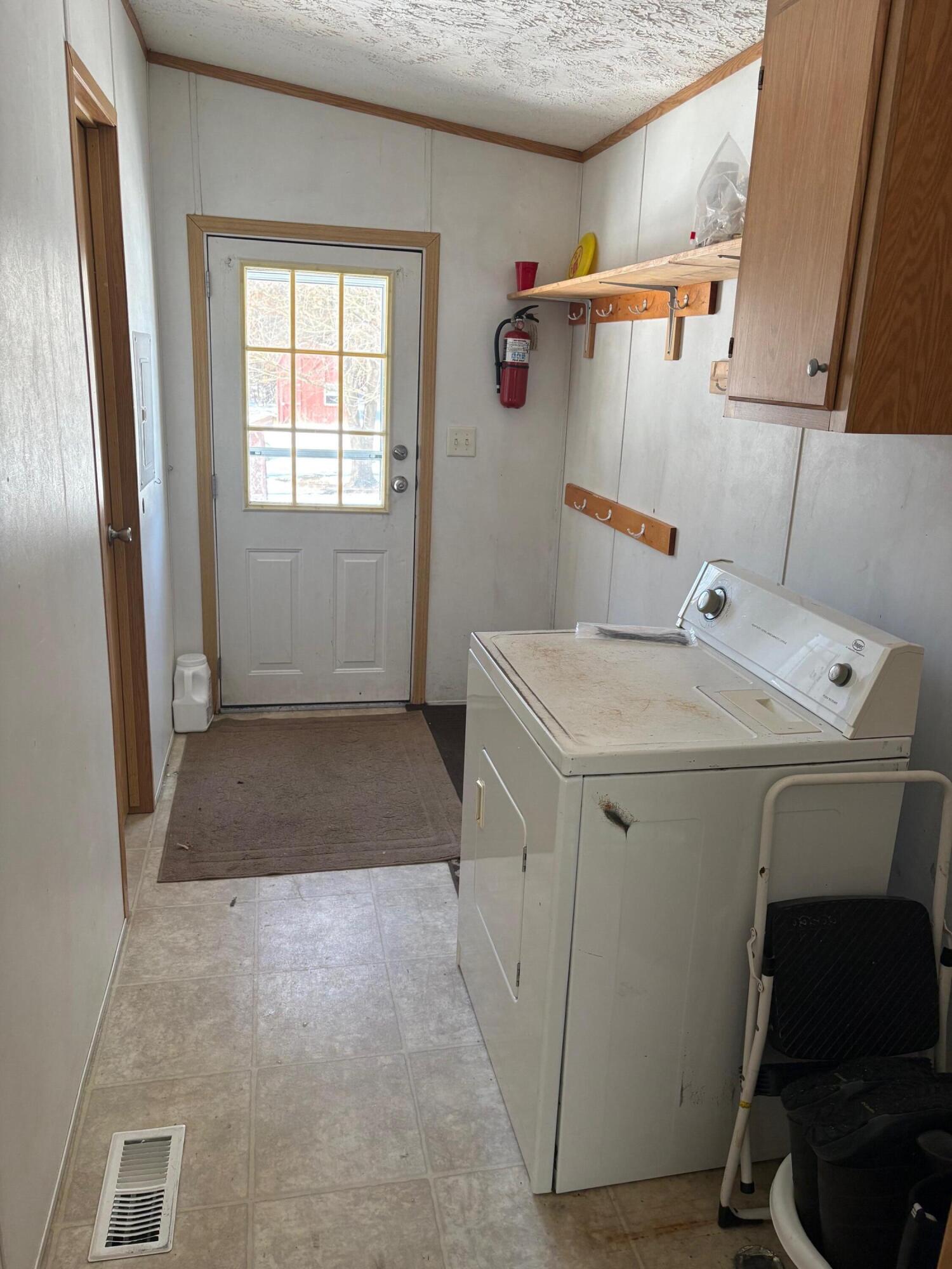 12355 9 Mile Road Kaleva, MI 49645 - Photo 5 of 58 IMG_8094