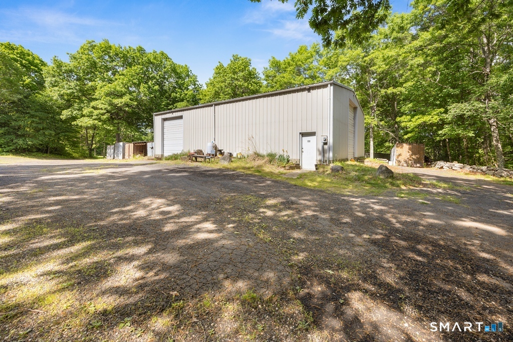 930 Spindle Hill Road Wolcott, CT 06716 - Photo 28 of 40 Garage