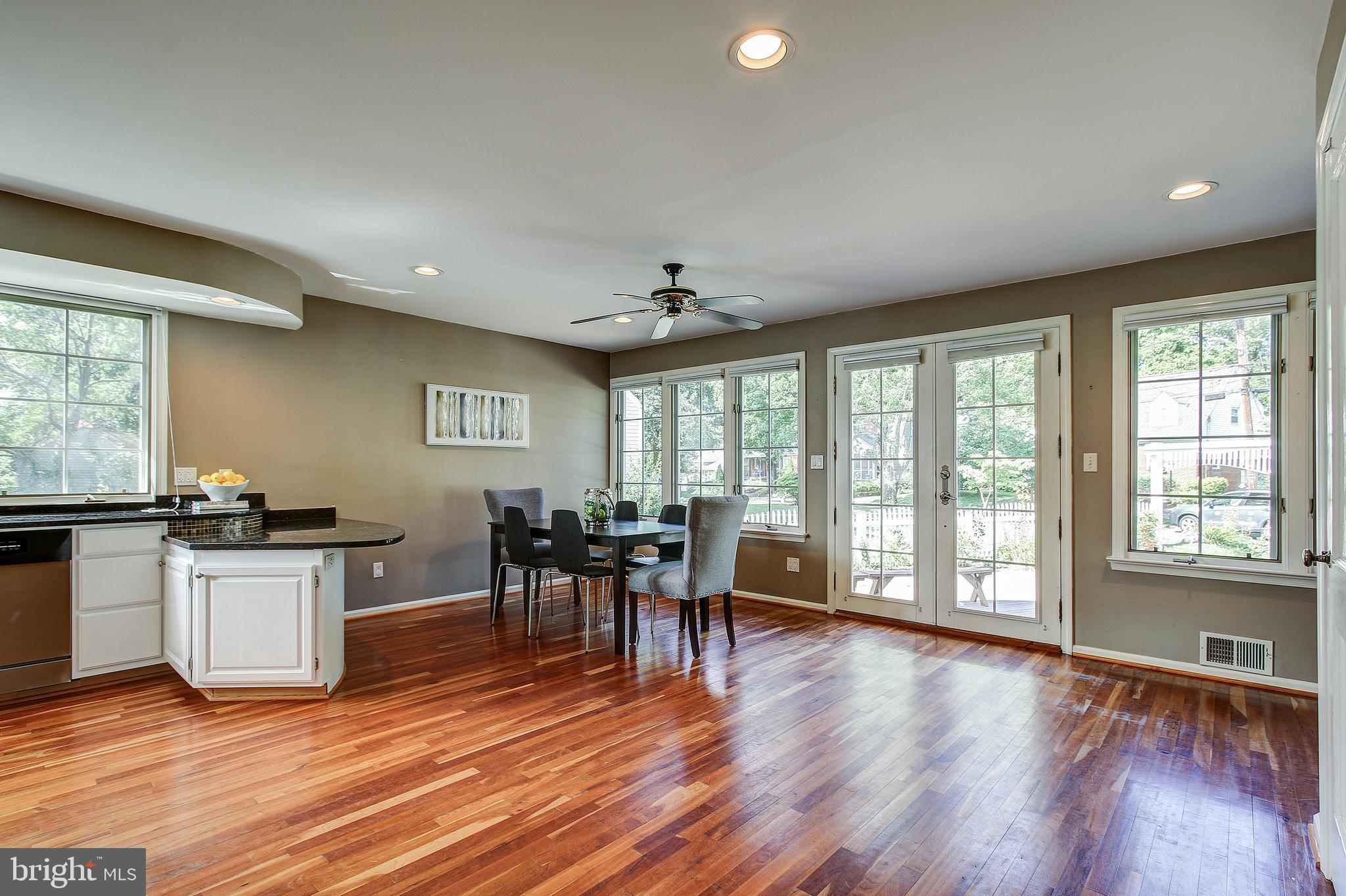 10133 Greenock Road Silver Spring, MD 20901 - Photo 12 of 41 Dining area has room for large expanded table!