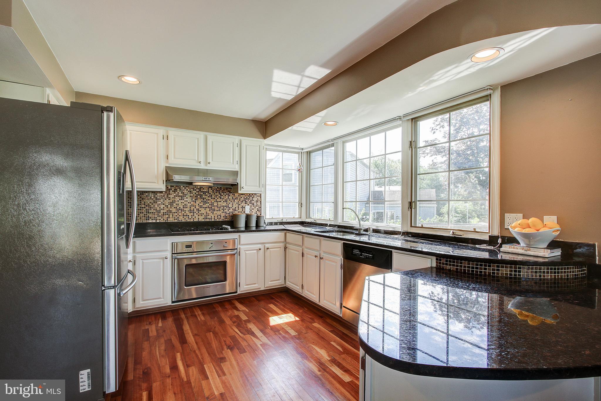 10133 Greenock Road Silver Spring, MD 20901 - Photo 16 of 41 Kitchen with granite countertops