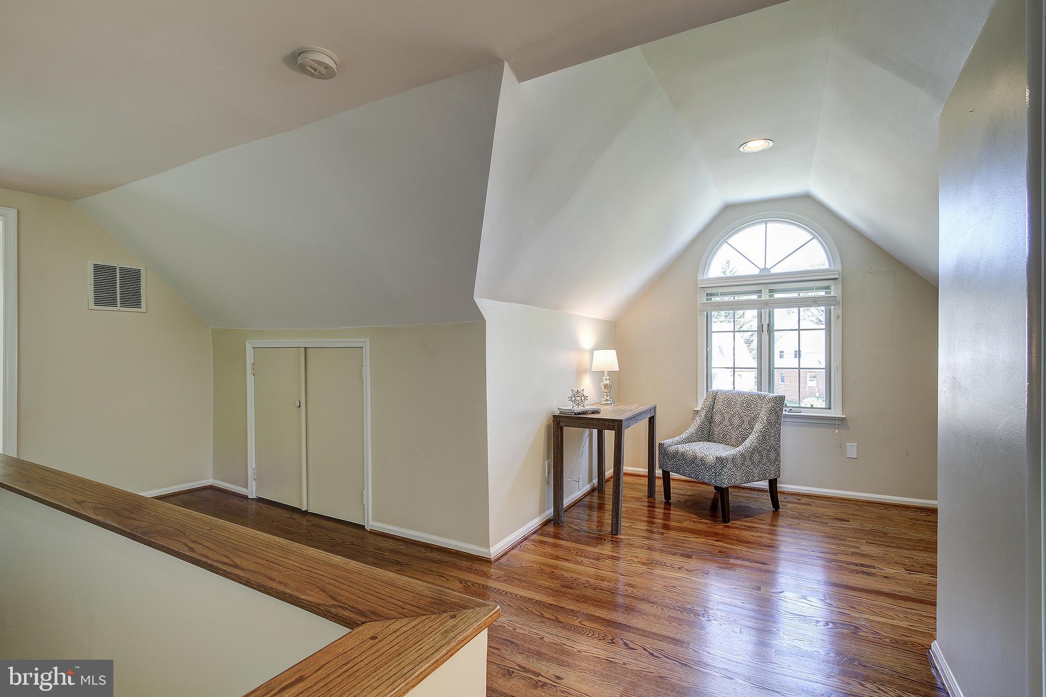 10133 Greenock Road Silver Spring, MD 20901 - Photo 24 of 41 Sunlit upper level nook - perfect for office space