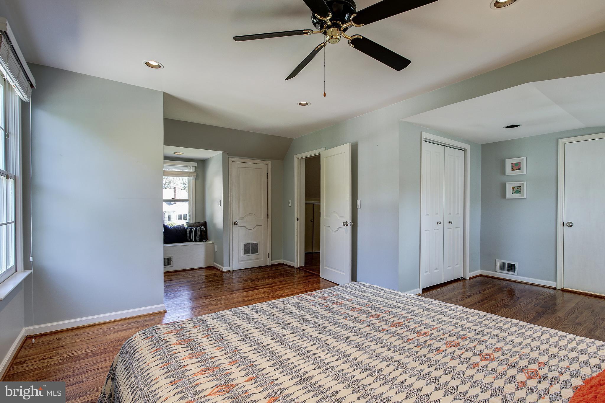10133 Greenock Road Silver Spring, MD 20901 - Photo 28 of 41 Master with window seat and closet space
