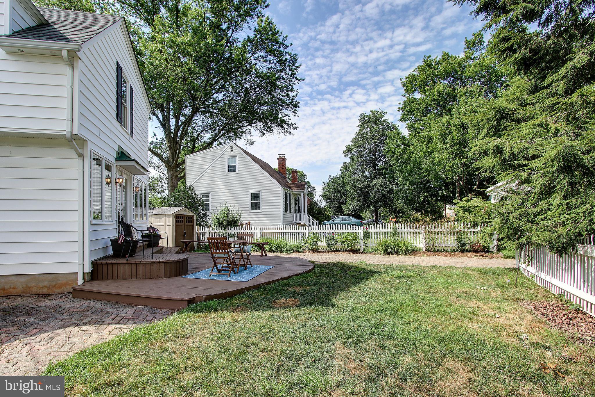 10133 Greenock Road Silver Spring, MD 20901 - Photo 36 of 41 The perfect spot to dine al fresco!