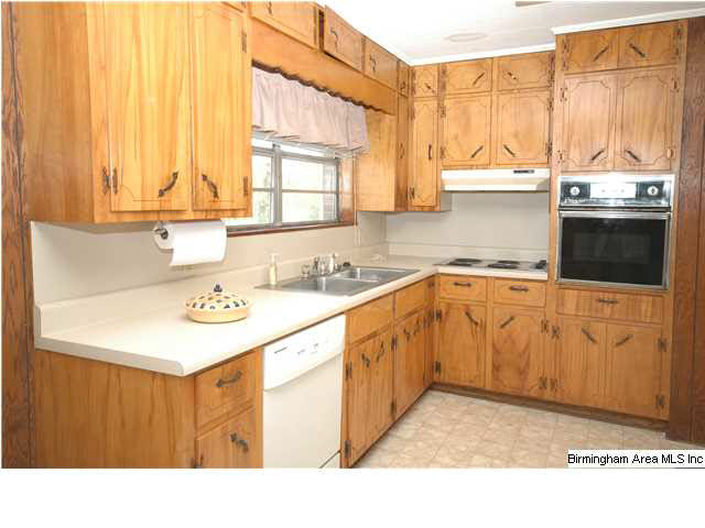1306 Pine Circle Gadsden, AL 35905 - Photo 5 of 23