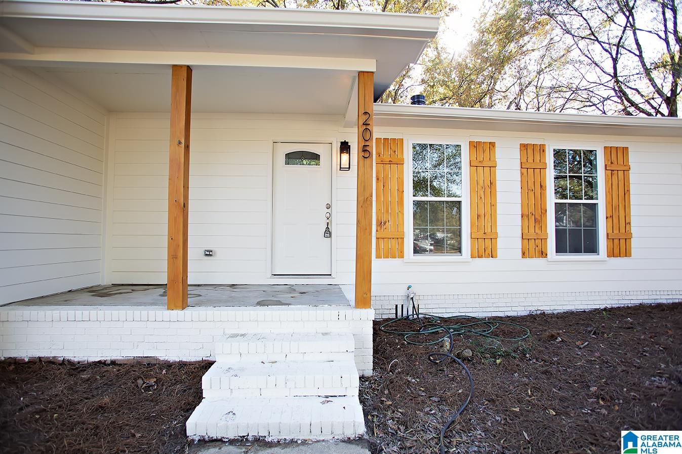 205 Meadowlark Drive Alabaster, AL 35007 - Photo 2 of 42