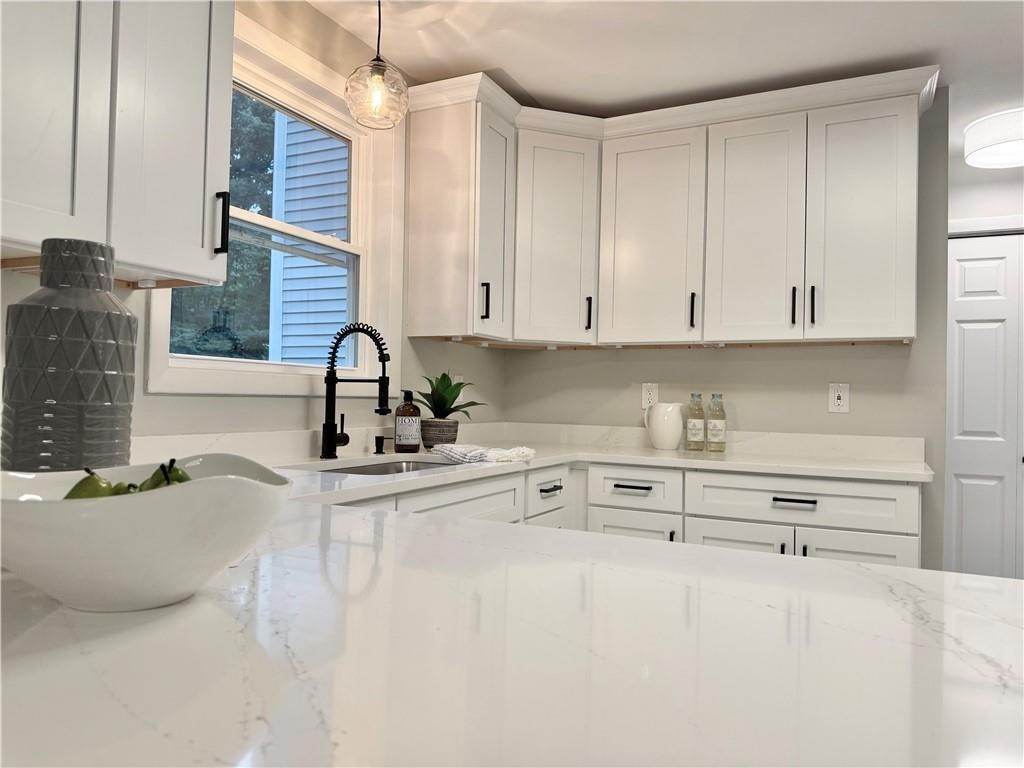 7 Simmons Road Barrington, RI 02806 - Photo 6 of 28