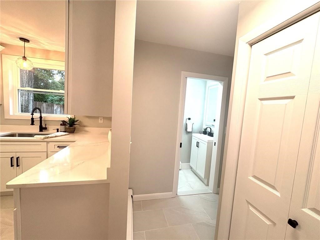 7 Simmons Road Barrington, RI 02806 - Photo 9 of 28