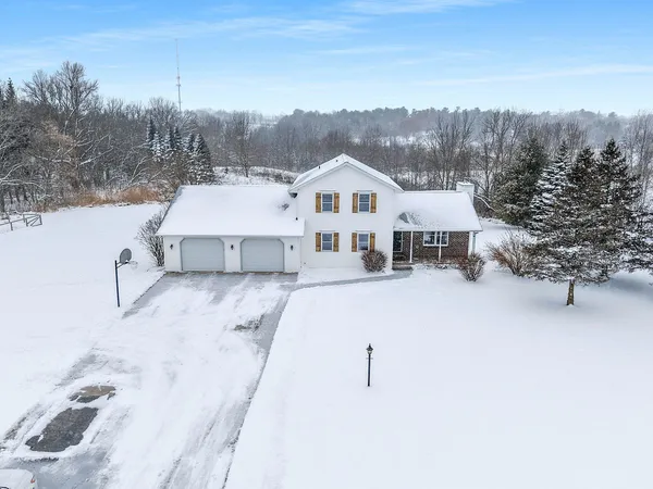 6220 Maribel Road, Denmark, WI 54208