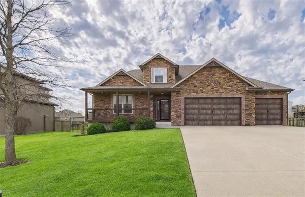 $470,000 | 1230 Hillmann Lane, Warrensburg, MO 64093