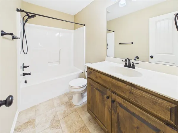 $470,000 | 1230 Hillmann Lane, Warrensburg, MO 64093