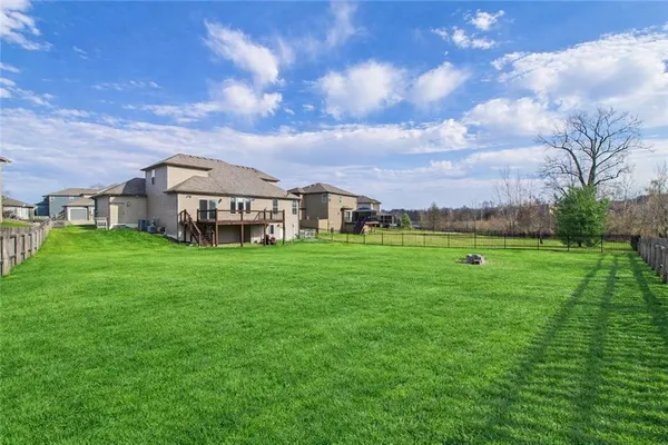 $470,000 | 1230 Hillmann Lane, Warrensburg, MO 64093