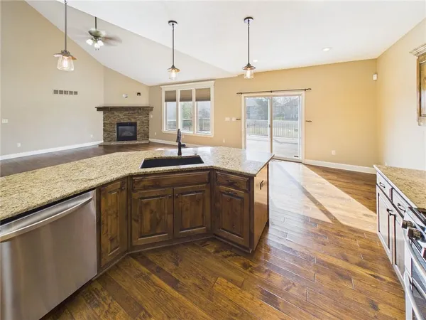 $470,000 | 1230 Hillmann Lane, Warrensburg, MO 64093